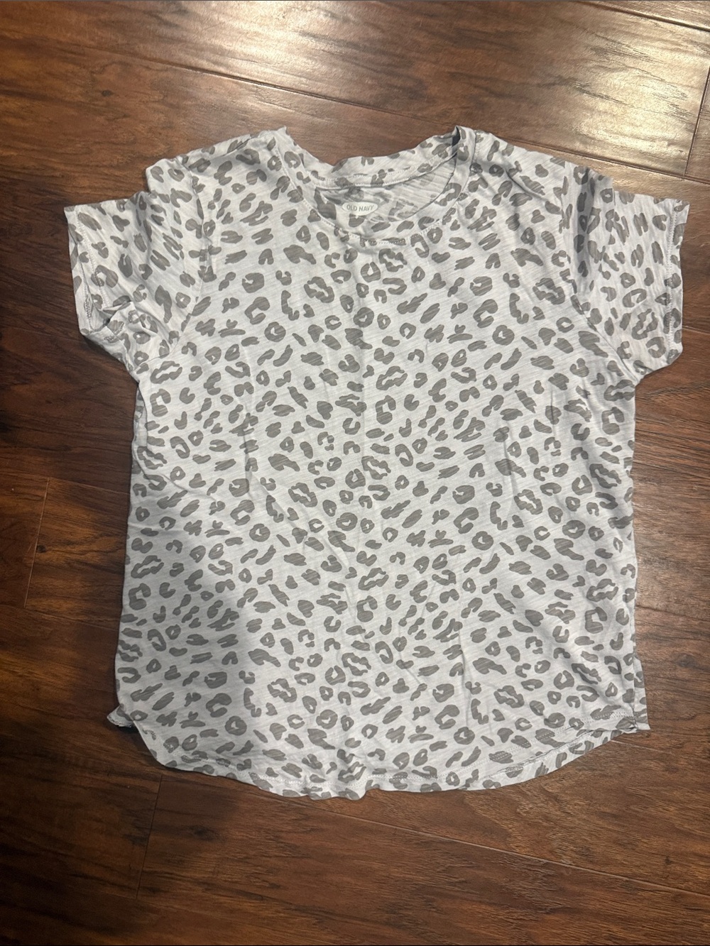 Old Navy White and Gray Leopard-Print Short Sleeve Tee